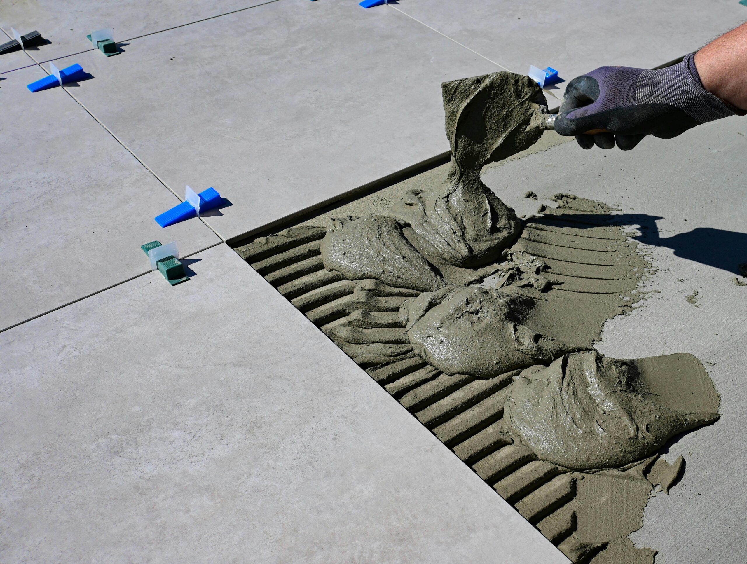 Tiling in hot weather: Best practices for reliable results